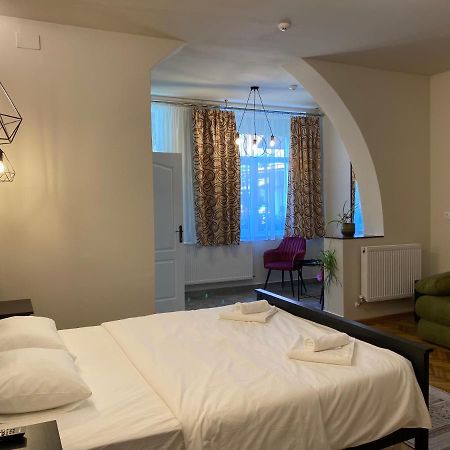 Boutique Rooms With Parking Gran Varadino Esterno foto