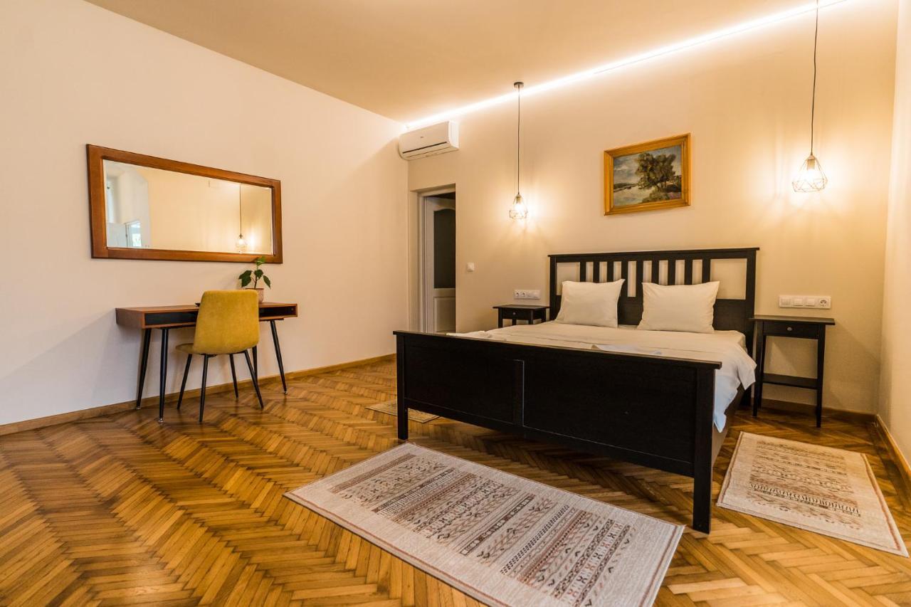 Boutique Rooms With Parking Gran Varadino Esterno foto