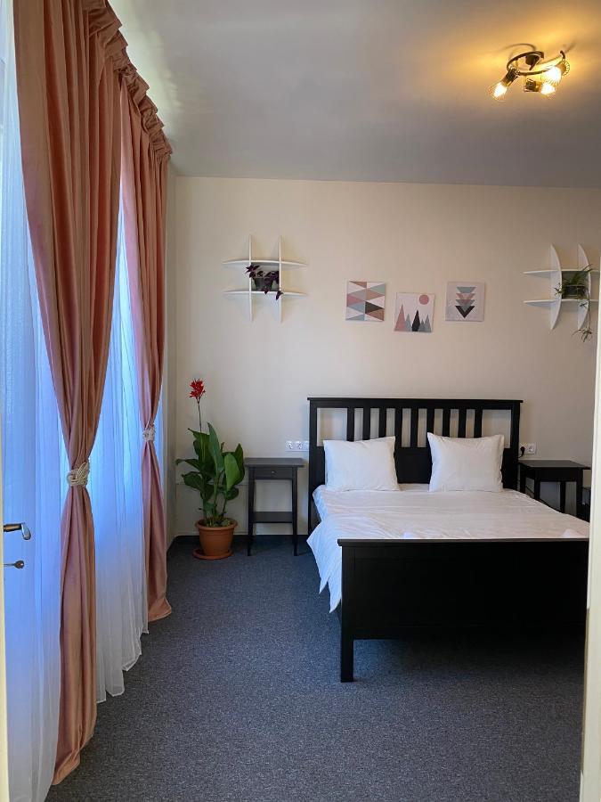 Boutique Rooms With Parking Gran Varadino Esterno foto