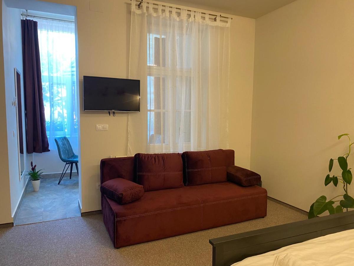 Boutique Rooms With Parking Gran Varadino Esterno foto