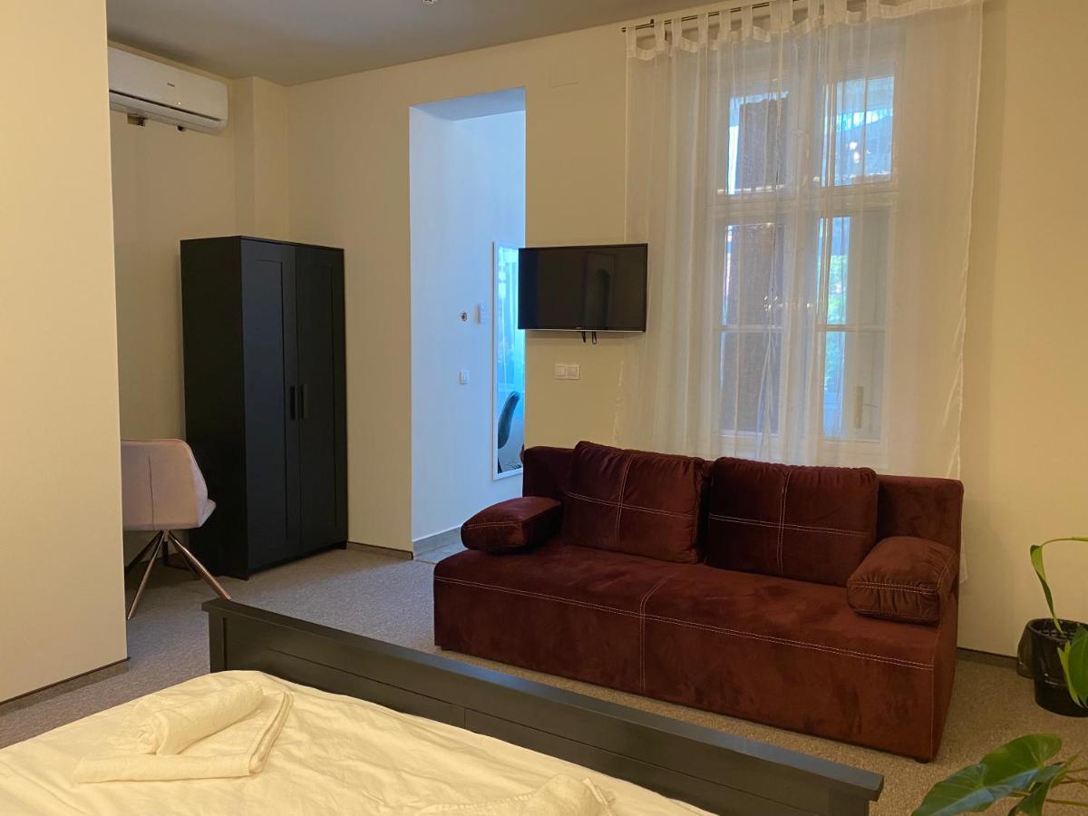 Boutique Rooms With Parking Gran Varadino Esterno foto